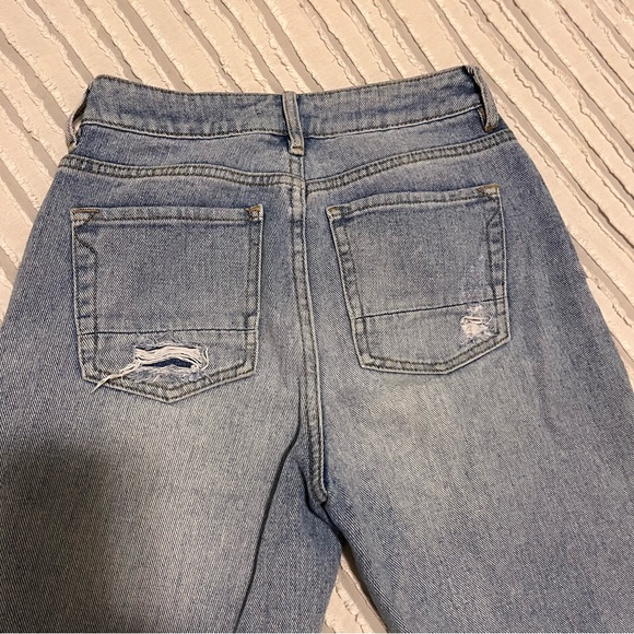 Kendall and Kylie Distressed Jeans - Picture 6 of 9